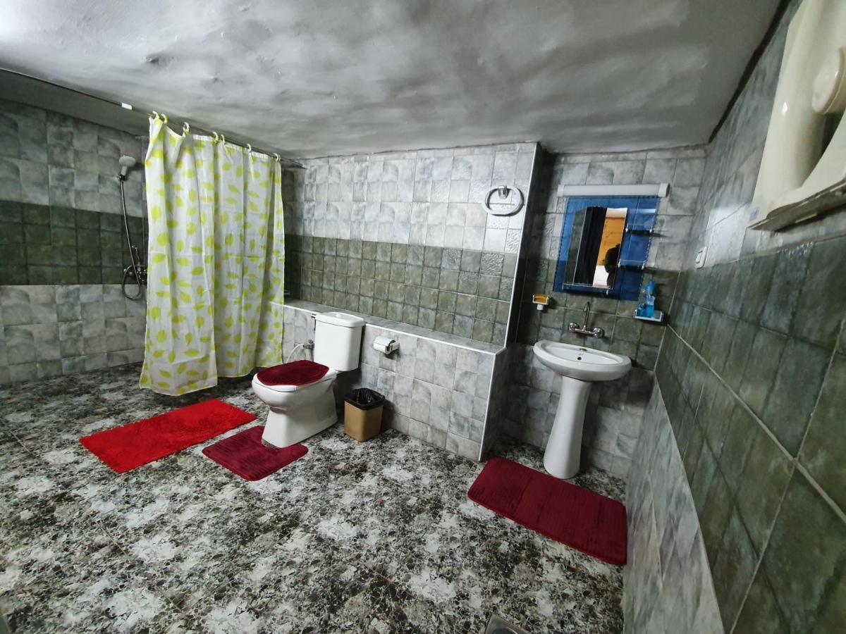 New Luxurious Modern Studio Apartment Джераш Екстериор снимка
